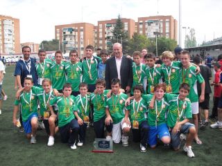 Alcobendas Club de Football avec InterSoccer Madrid a été invité à participer au Tornuoi International Infantil Canillas C.D.