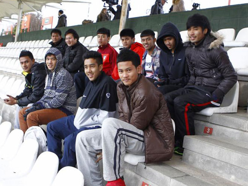 Cinco chicos tailandeses del Atlético de Madrid en la Residencia InterSoccer Madrid