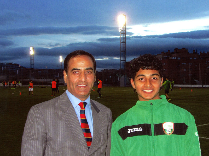 Anthony Payyapilli, premier étudiant de l'Inde et InterSoccer résident, fait ses débuts à Alcobendas Levitt FC