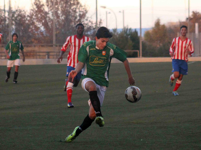 Tres alumnos de InterSoccer en la máxima competición juvenil del fútbol español