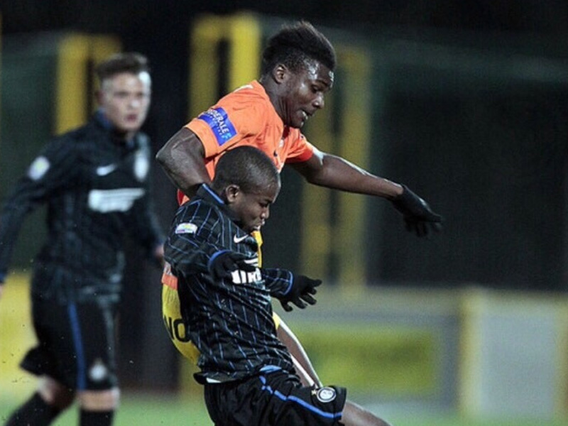 Sory Kaba disputa el Torneo Internacional Sub19 de Viareggio (Italia) en las filas del club Genk de la primera división belga