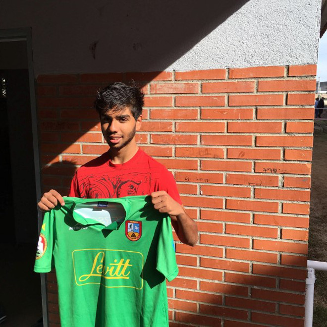 Rishabh , External Academy Intersoccer student, signs for Alcobendas Levitt